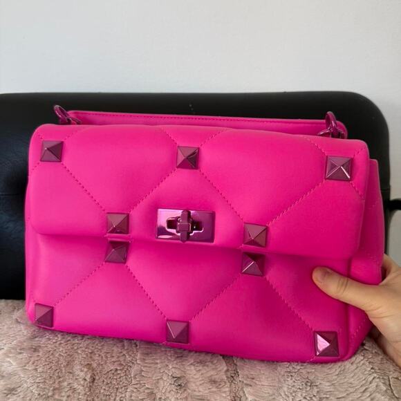 VALENTINO GARAVINI HOT PINK ROMAN STUD LARGE SHOULDER BAG - Picture 6 of 8